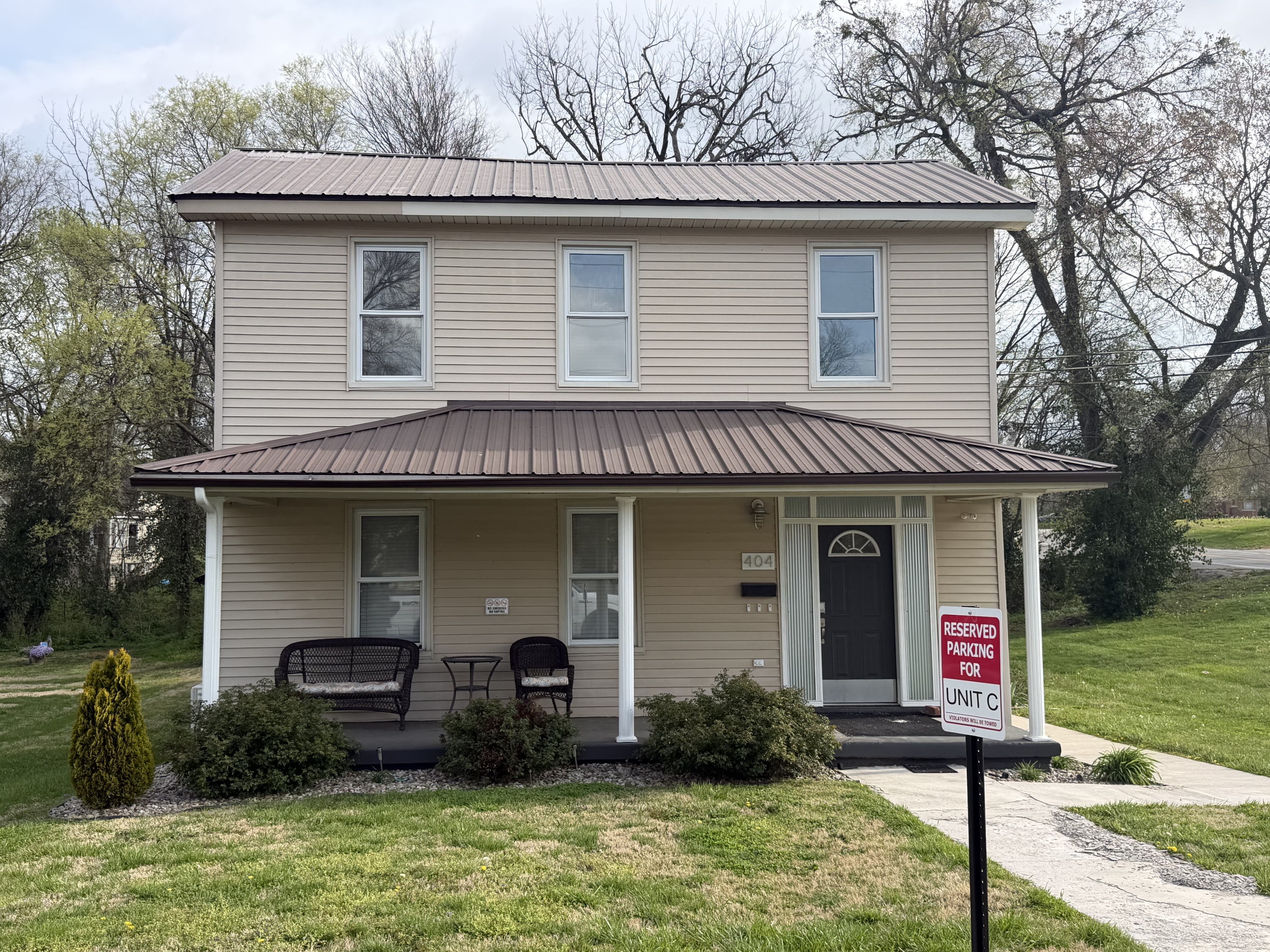 404-B Washington St.